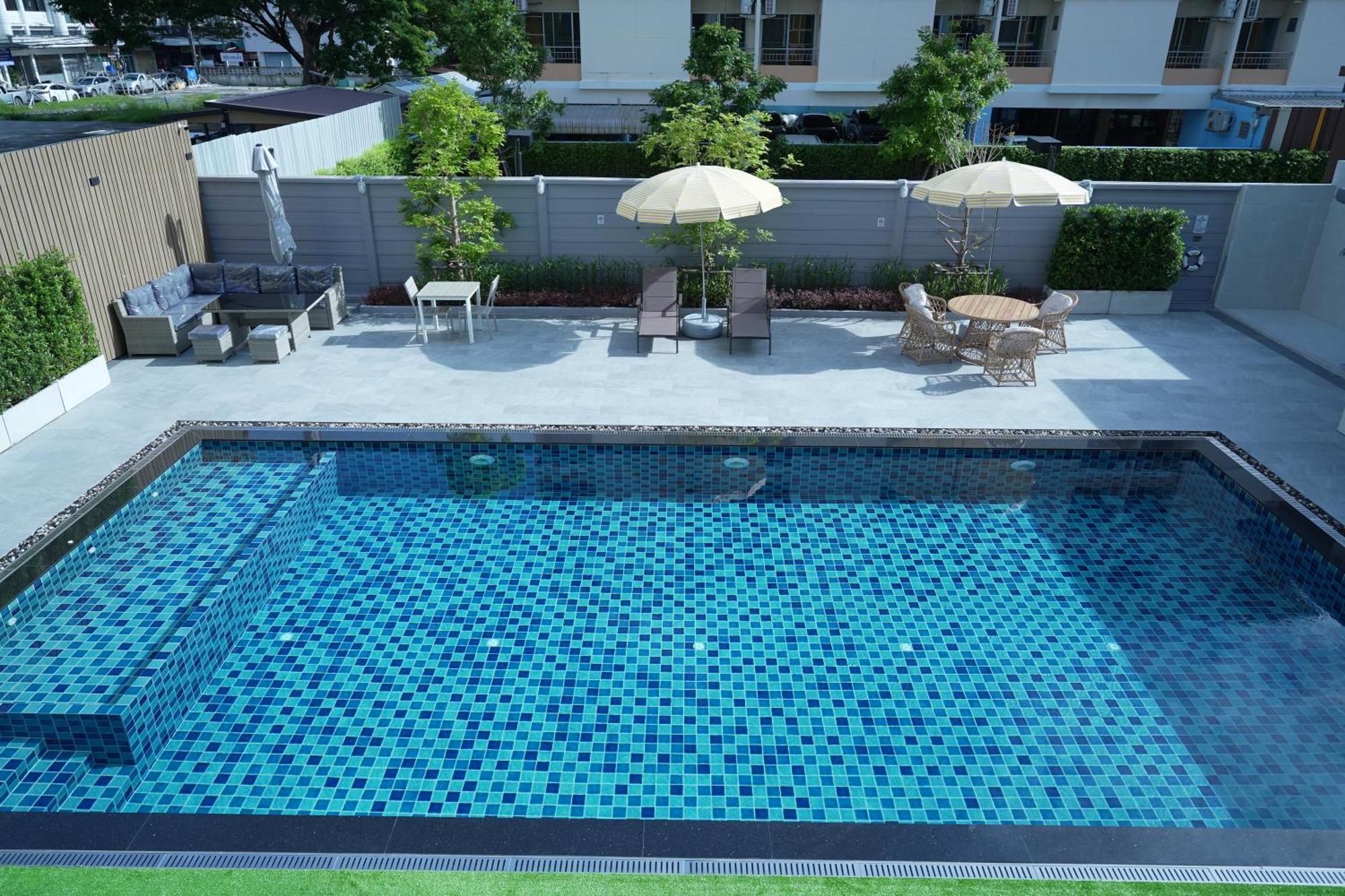 Three Seasons Bangkok Hotell Eksteriør bilde